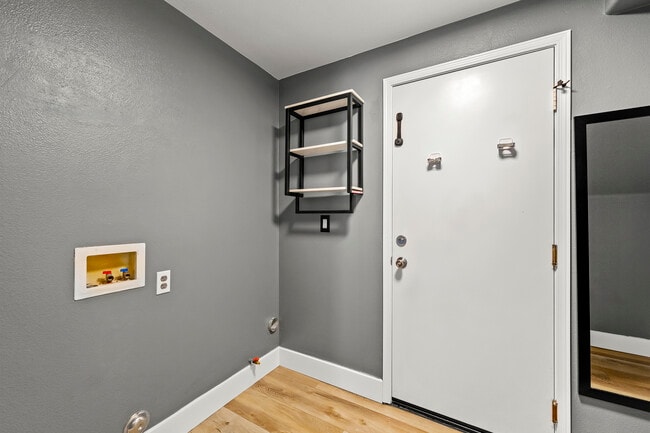 Building Photo - 40612 Chantemar Way