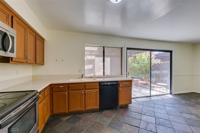 Building Photo - 3318 China Dr