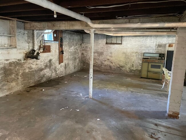 Building Photo - Beautiful Single Family Home For Rent in E...