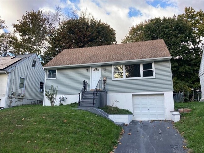 Primary Photo - 83 Larter Ave