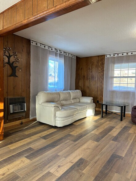 Building Photo - 117 Vinewood Cir