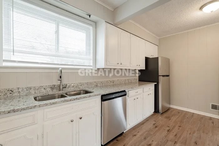 Building Photo - 2313 Westview Dr