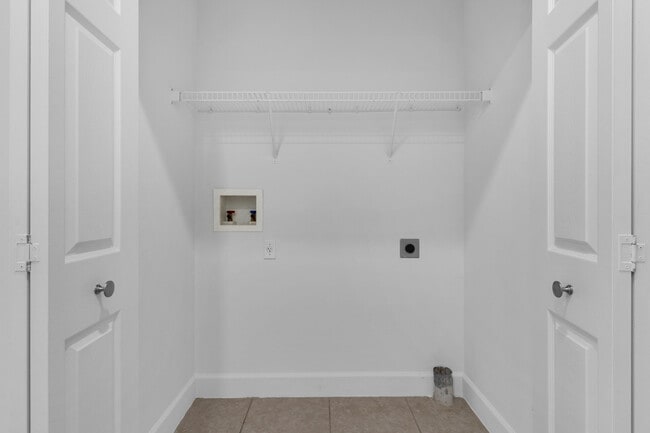 Building Photo - 15284-15331 US-331 BUS