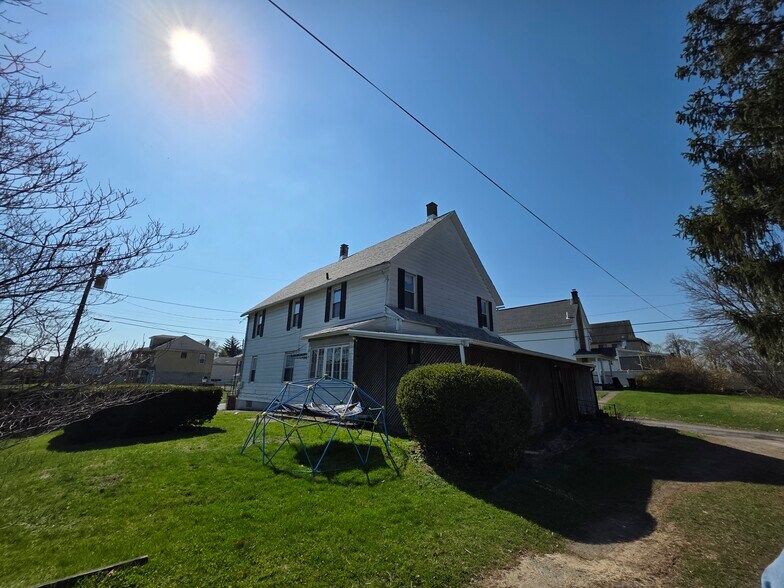 Building Photo - 408 17th Ave