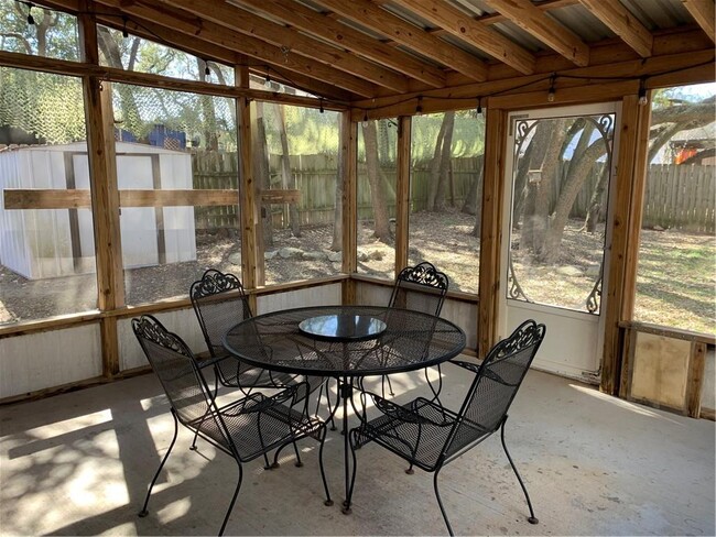 Building Photo - 3415 Elija St
