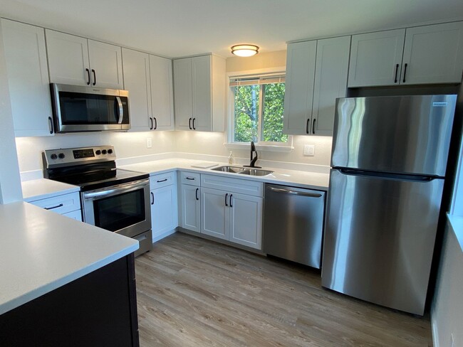 Primary Photo - 304 S Forest Dr