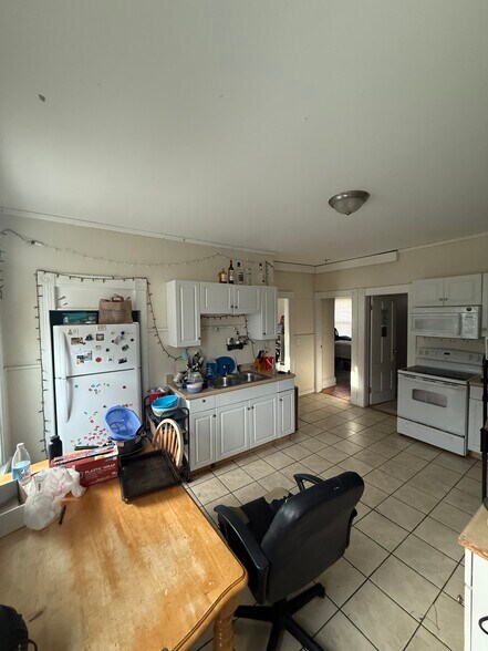 Building Photo - 129 West St