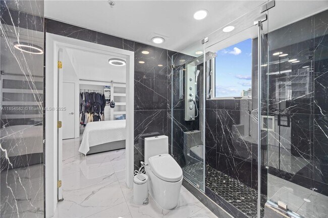 Building Photo - 3000 NE 188th St