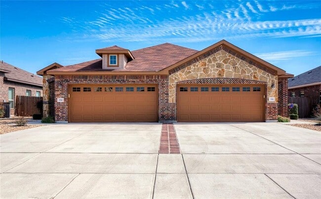 Building Photo - 334 Creekside Curve