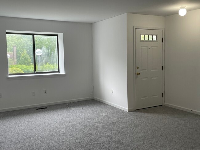 Building Photo - 115 Fillow St