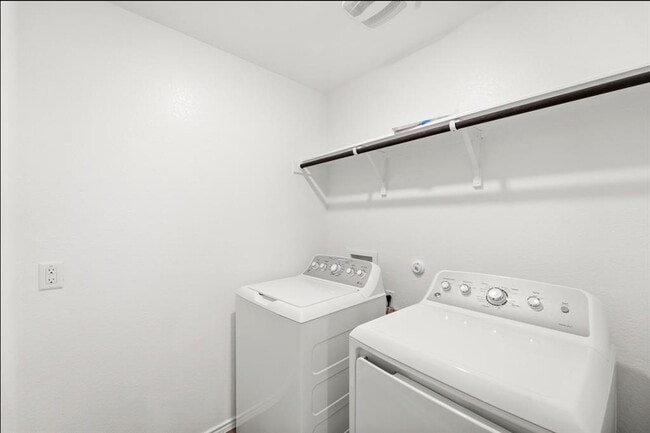 Building Photo - 430 Doherty