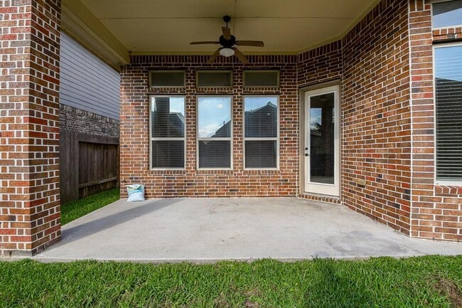 Building Photo - 21911 Avalon Queen Dr