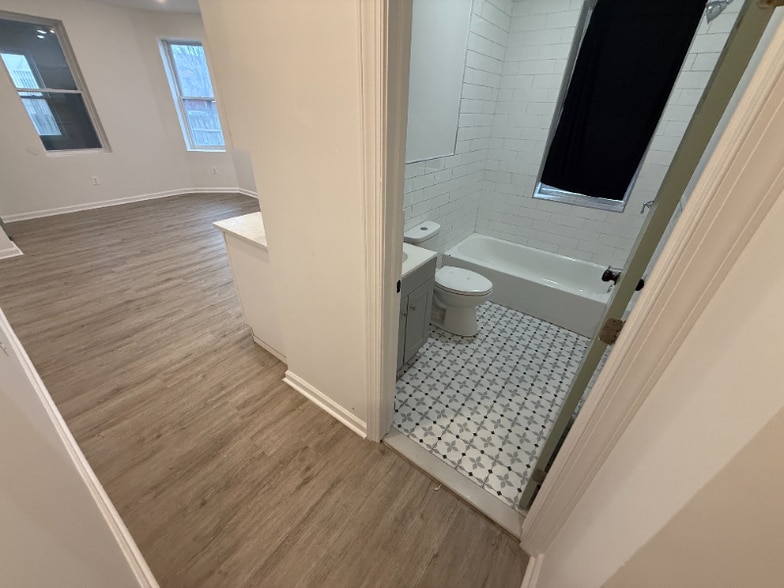 Building Photo - 4626 Westminster Ave