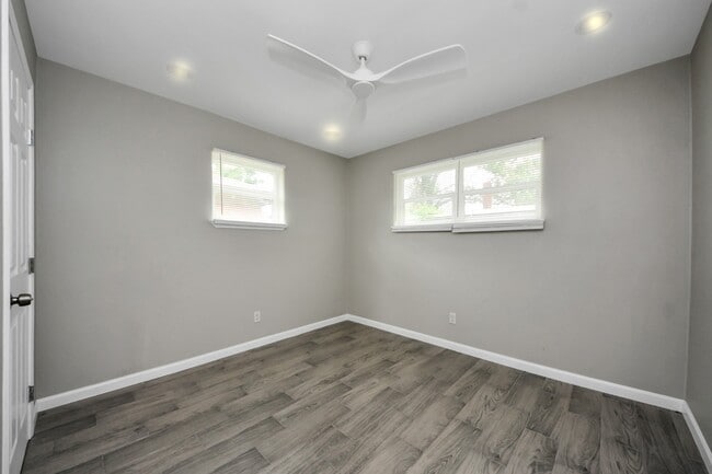 Building Photo - 5441 Minden St