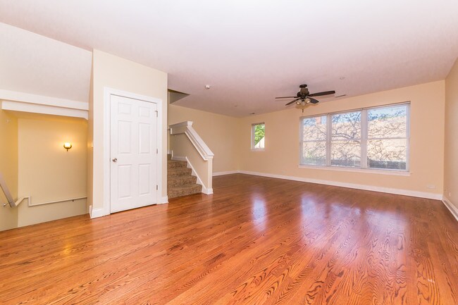 Building Photo - 1193 S Grove Ave