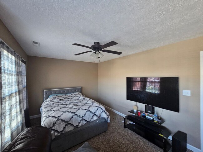 Building Photo - Crosswinds Subdivision! Beautiful 2 Story ...