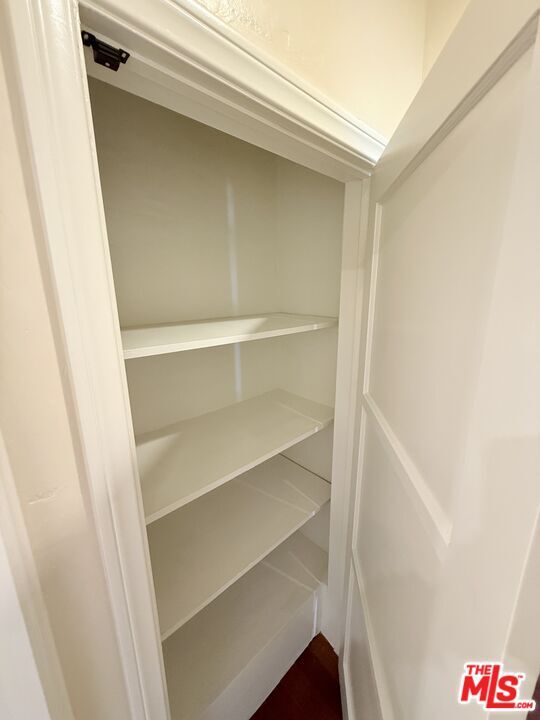 Building Photo - 1227 Ridgeley Dr