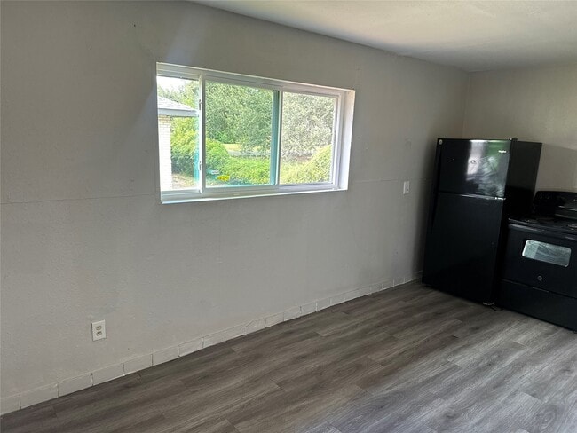 Building Photo - 5409 Suez St