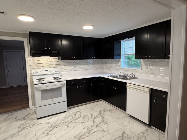 Building Photo - 53 Pelham Heights