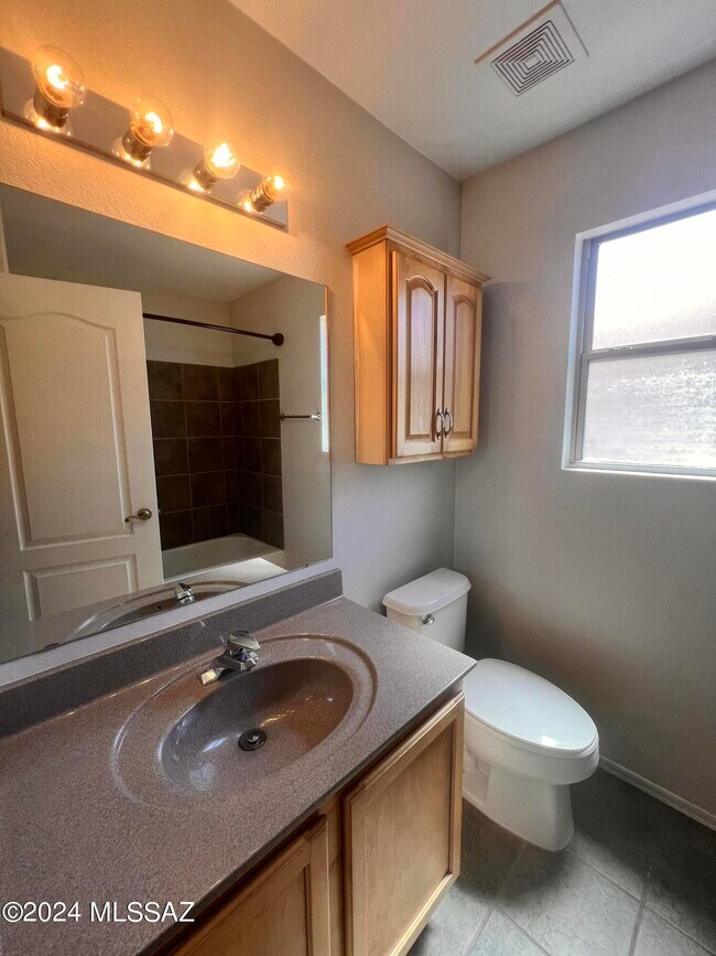 Building Photo - 2875 W Simplicity Dr