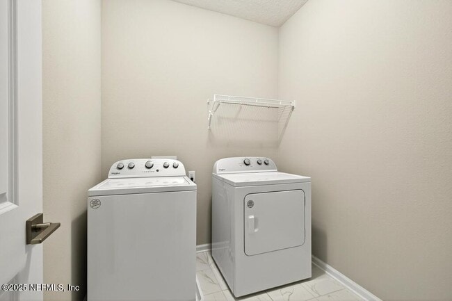 Building Photo - 542 Silver Landing Dr