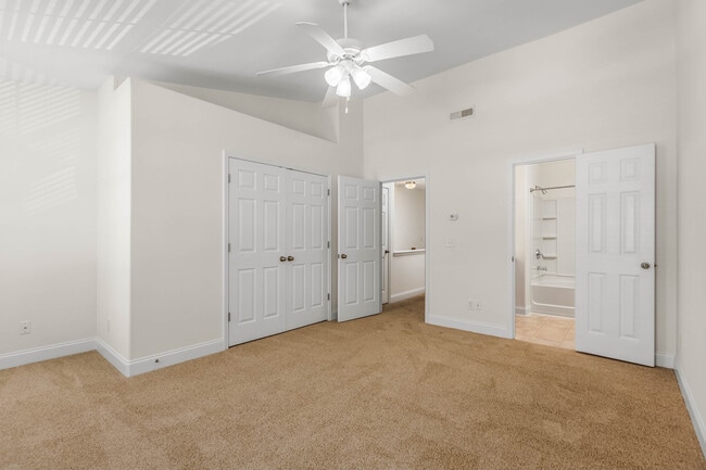 Building Photo - 3760 Shadow Ridge Dr
