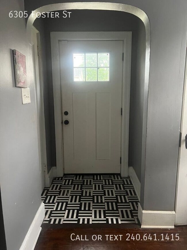 Building Photo - 6305 Foster St