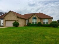 Building Photo - Wonderful 3 bed, 2.5 Bath home with back yard!