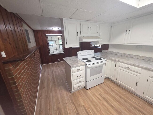 Building Photo - 3317 Emory Dr