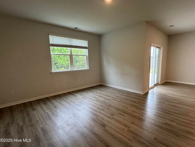 Building Photo - 202 Airlie Vista Ln