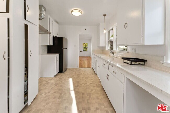 Kitchen - 1010 14th St