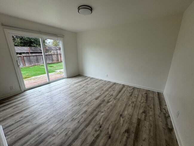 Building Photo - 224 Brand Rd