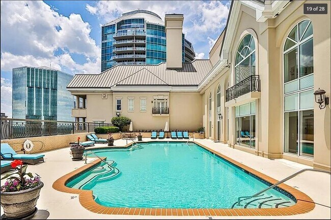 Building Photo - 3334 Peachtree Rd NE