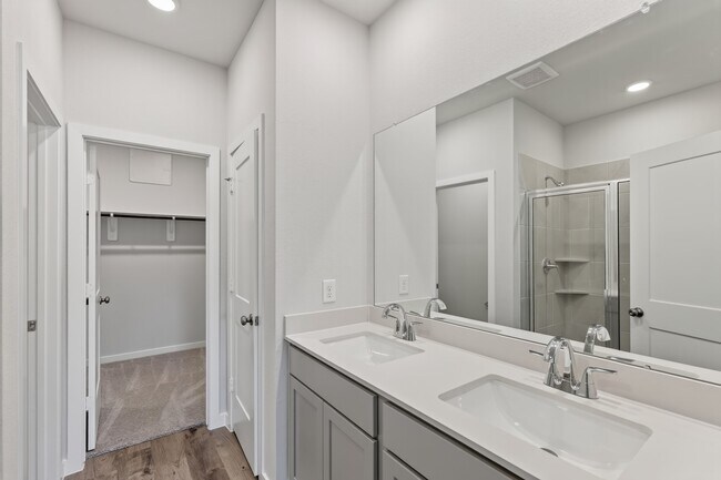 Building Photo - 7762 Bergamot Cir