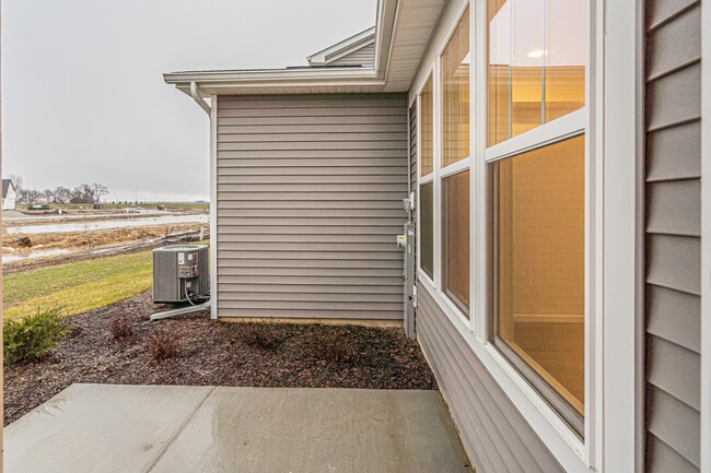 Building Photo - 668 Switchgrass Wy