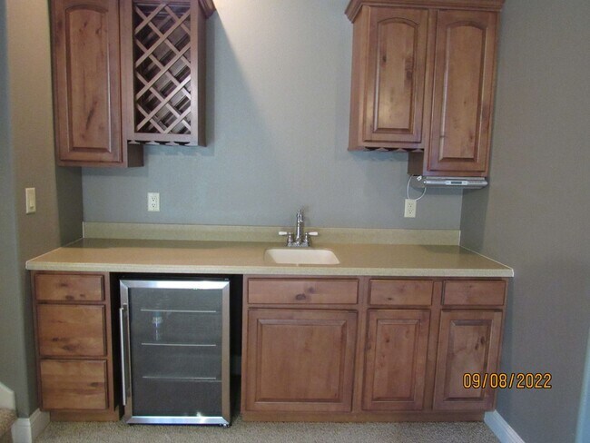Building Photo - 4 bedroom duplex in Camdenton