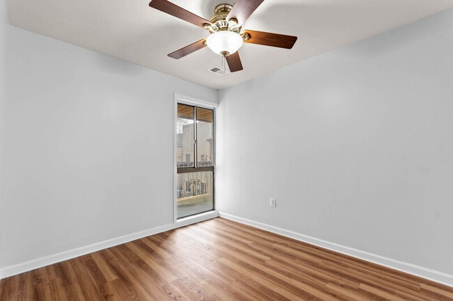 Building Photo - 66 Banner Ct