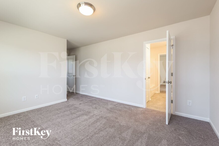 Building Photo - 614 Goldburn Wy