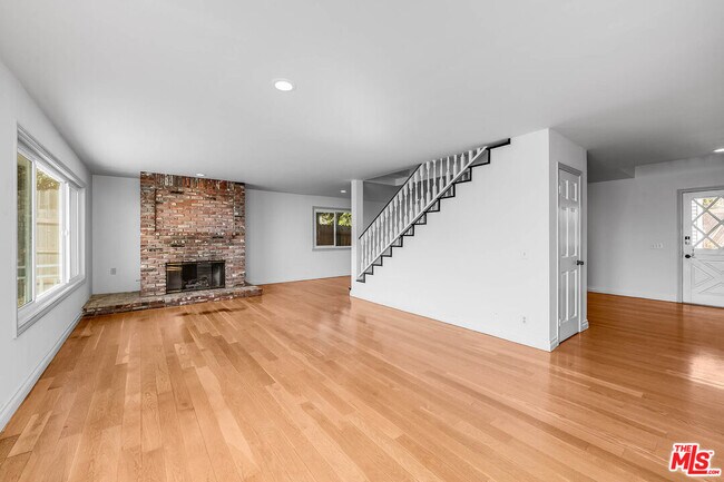 Building Photo - 6457 Surfside Way