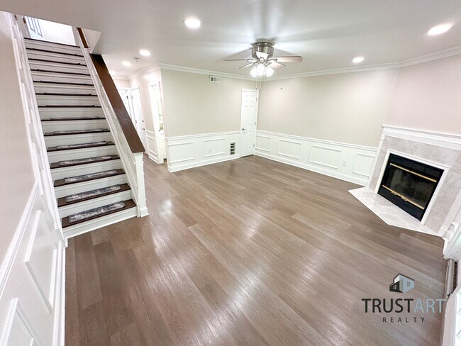 Building Photo - 3 Bedroom house with garage in North East,...