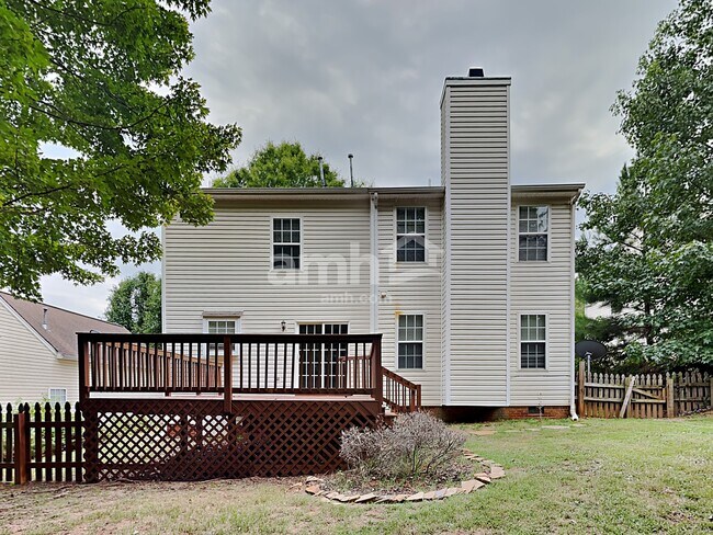 Building Photo - 240 Bonnie Woods Dr