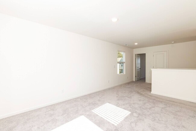 Building Photo - Spacious 4-Bedroom Home with Open Layout
