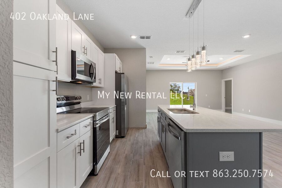 Building Photo - 402 Oakland Ln