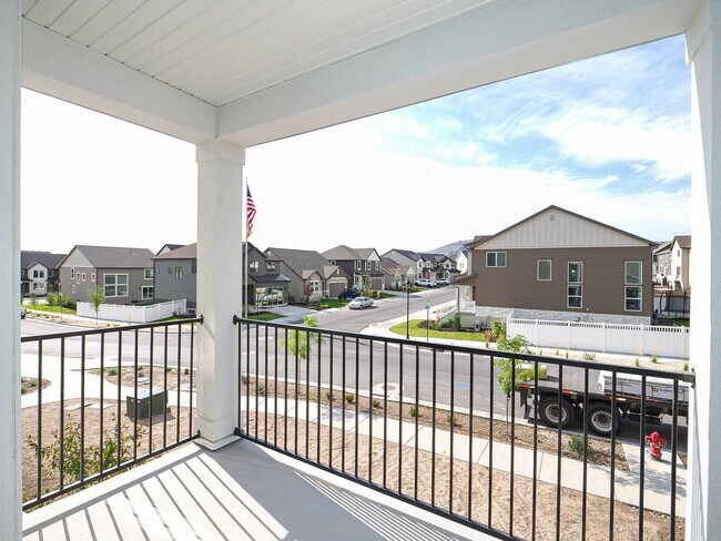 Building Photo - 6667 Twin Rocks Ln
