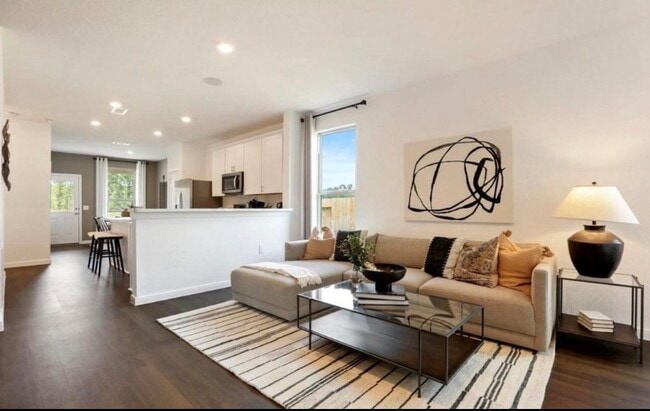 Building Photo - 309 Maple Bark Trl