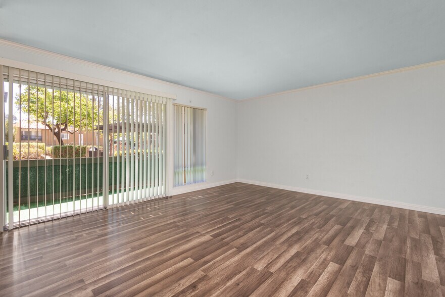 Building Photo - 17131 W Bernardo Dr