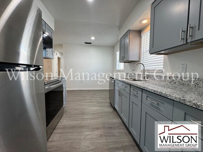 Building Photo - 2210 Musselwhite Ave