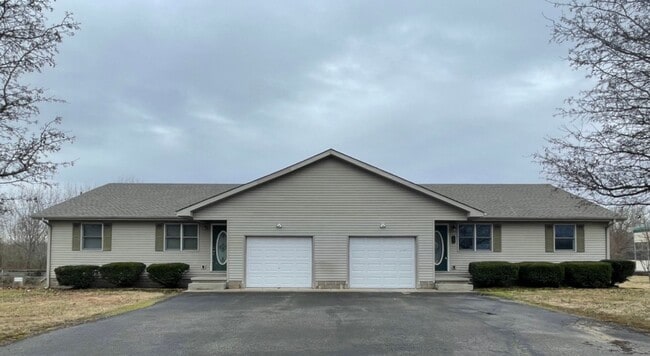 Building Photo - 407/409 Walnut Road