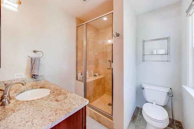 Building Photo - 21301 N Woodland Ave