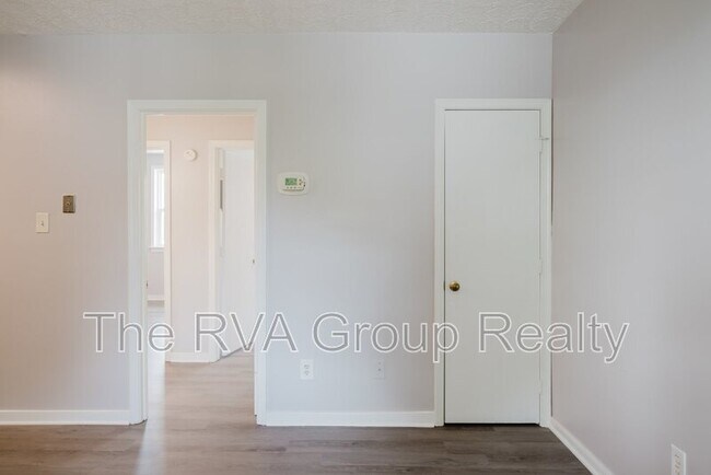 Building Photo - 3807 Woodlawn St